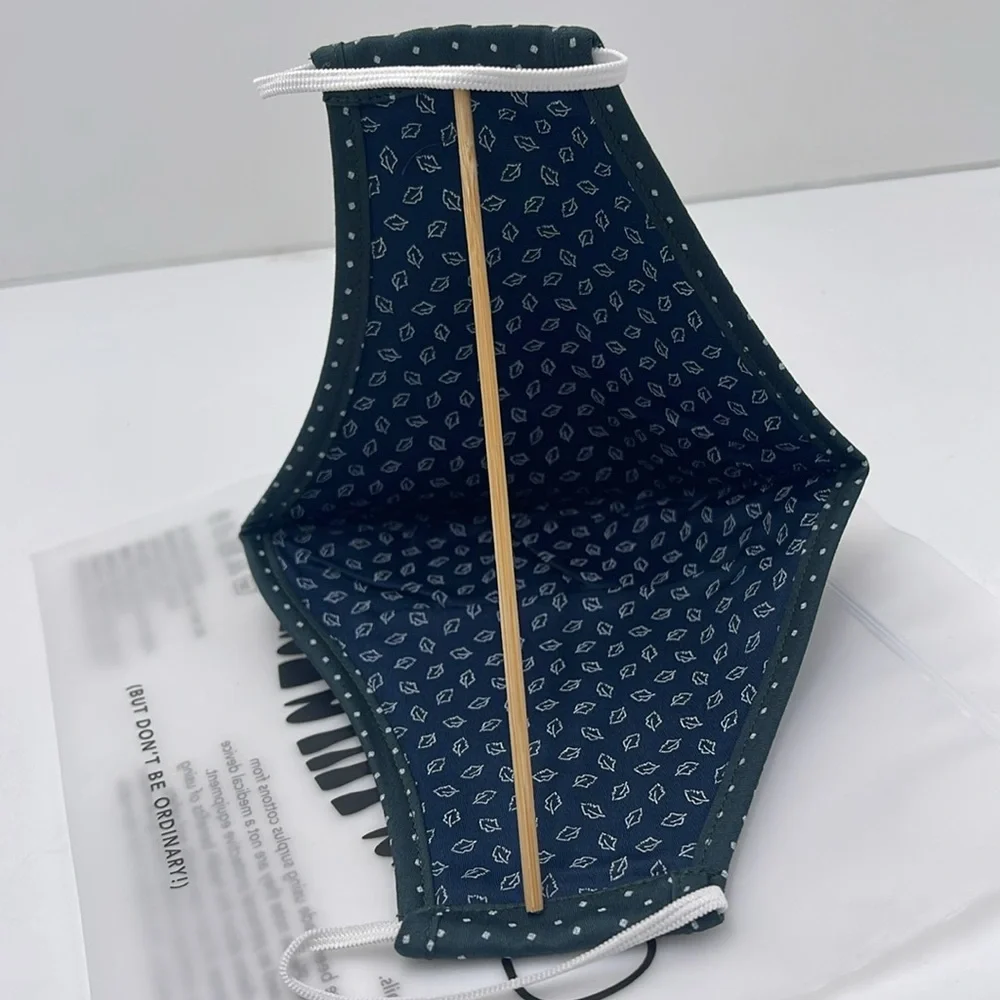 TED BAKER LONDON Reversible Reusable FACE MASK 
NWT 
OS - Picture 4 of 11